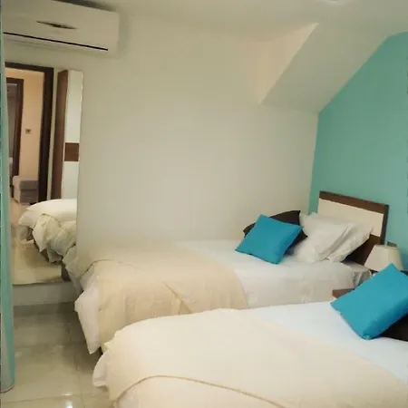 Near The Beach Luxury Holiday Semesterbostad *